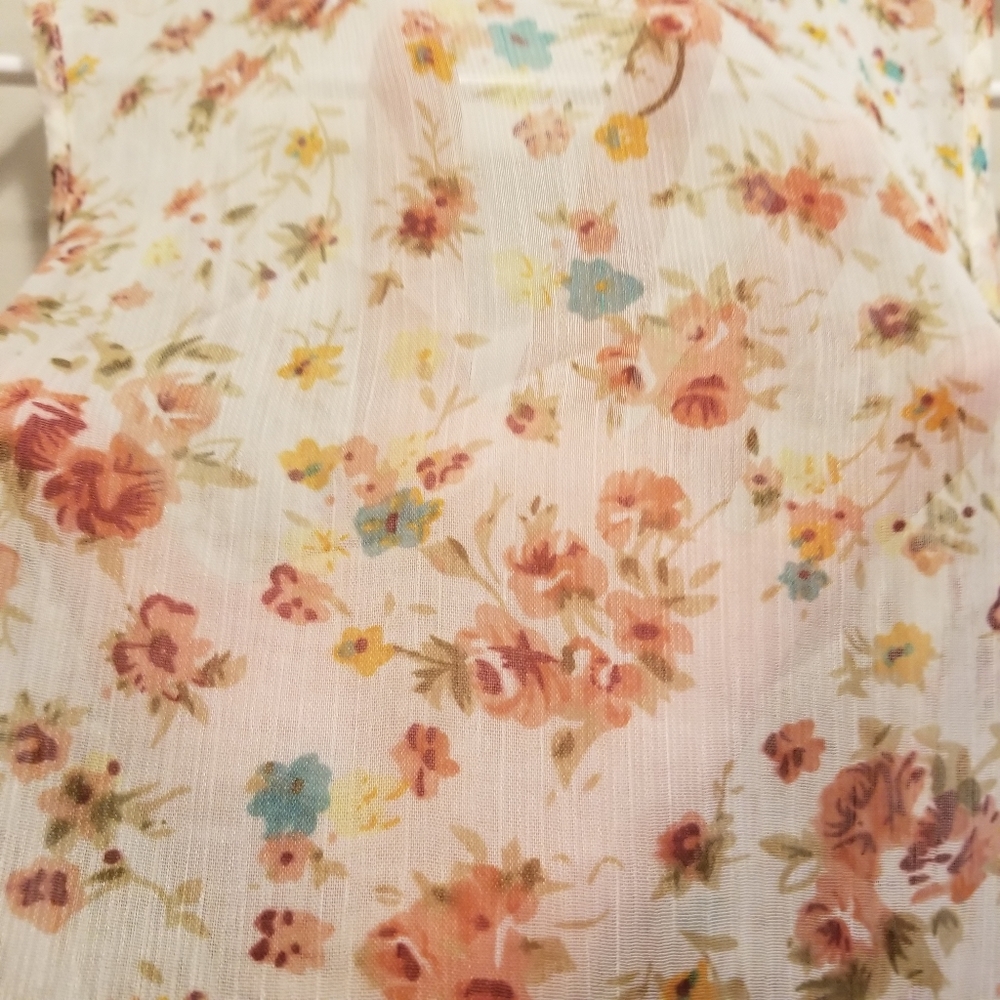 Iris Basic Sheer Flowered Top - image 4